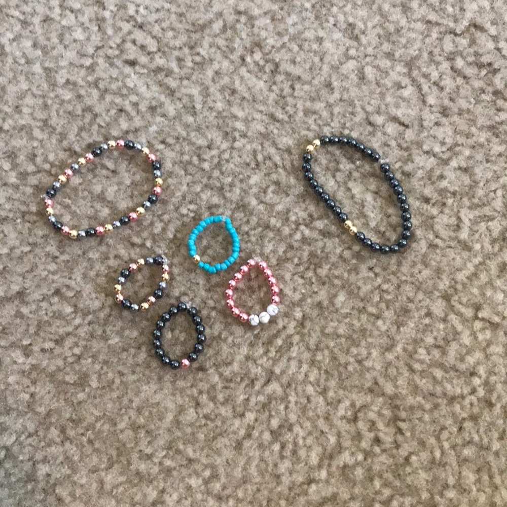 beaded rings/ bracelets
